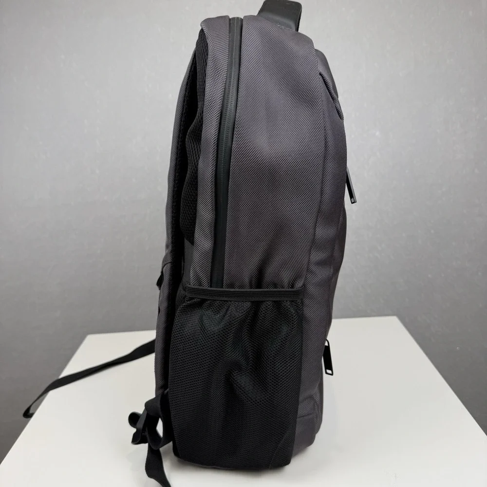 ARCTIC HUNTER Men Laptop Business Waterproof Backpack School Bag Black Gray